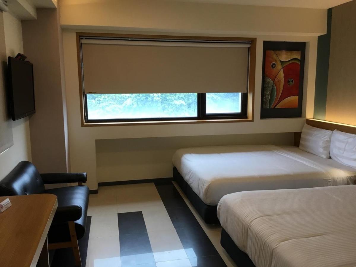 Fu Kuang Hotel Pingtung Bagian luar foto