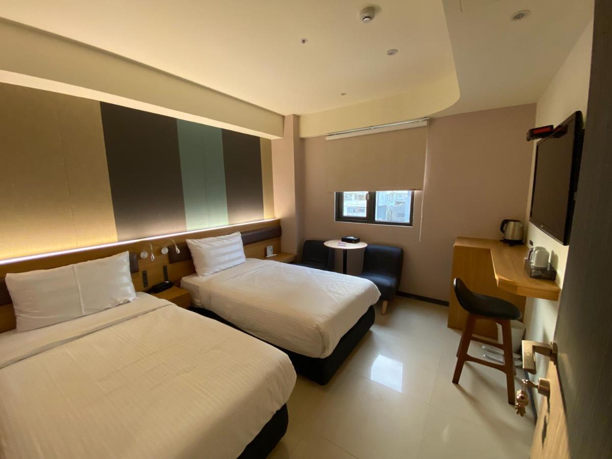 Fu Kuang Hotel Pingtung Bagian luar foto