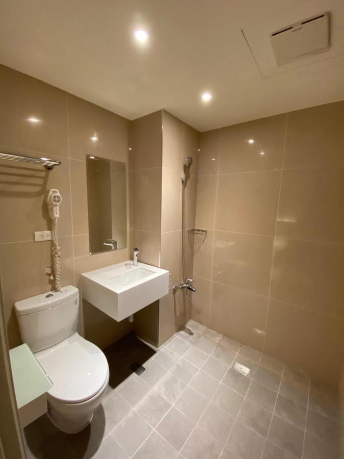 Fu Kuang Hotel Pingtung Bagian luar foto